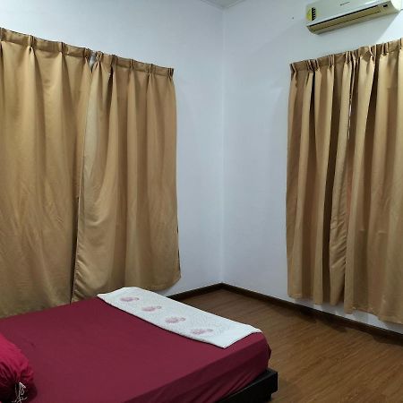 פונטיאן קסיל Che Na Homestay Pontian מראה חיצוני תמונה